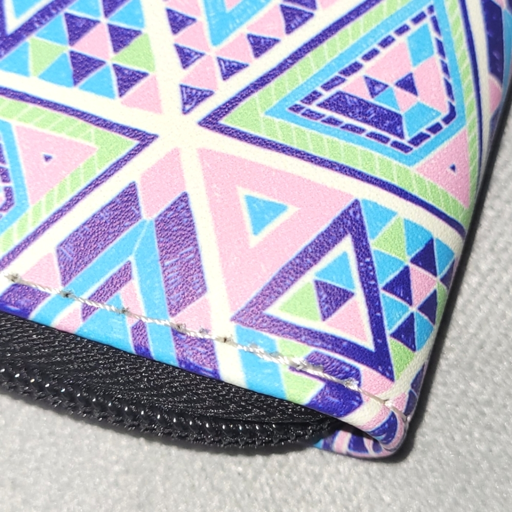 Geometric Patterned Zip-Around Wallet - Picture 13 of 16